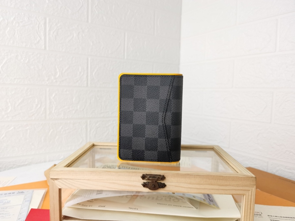 LVコピーウォレット角部分ディテール